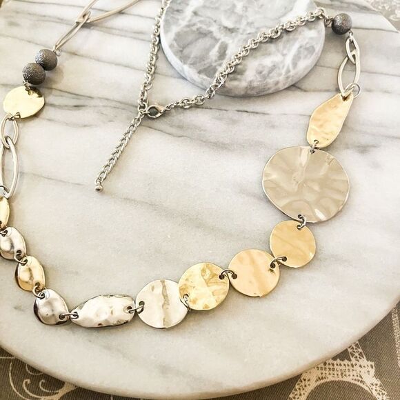 Hammered Two Tone Metal Necklace Gold Silver Glam Statement Contemporary - Picture 2 of 4
